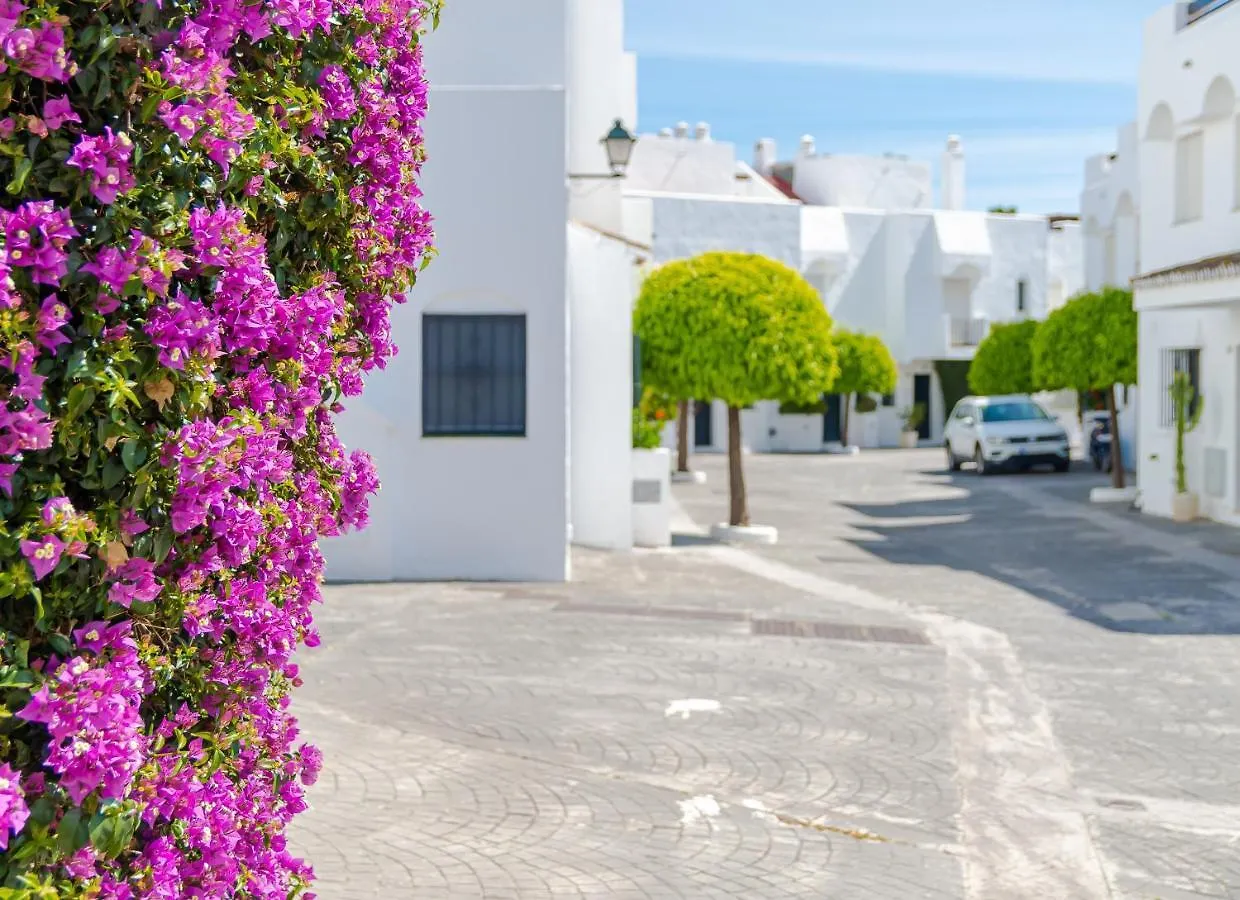 Fully Renovated Seaside Townhouse 200M From The San Pedro Beach With Gated Community Villa Marbella Holiday home