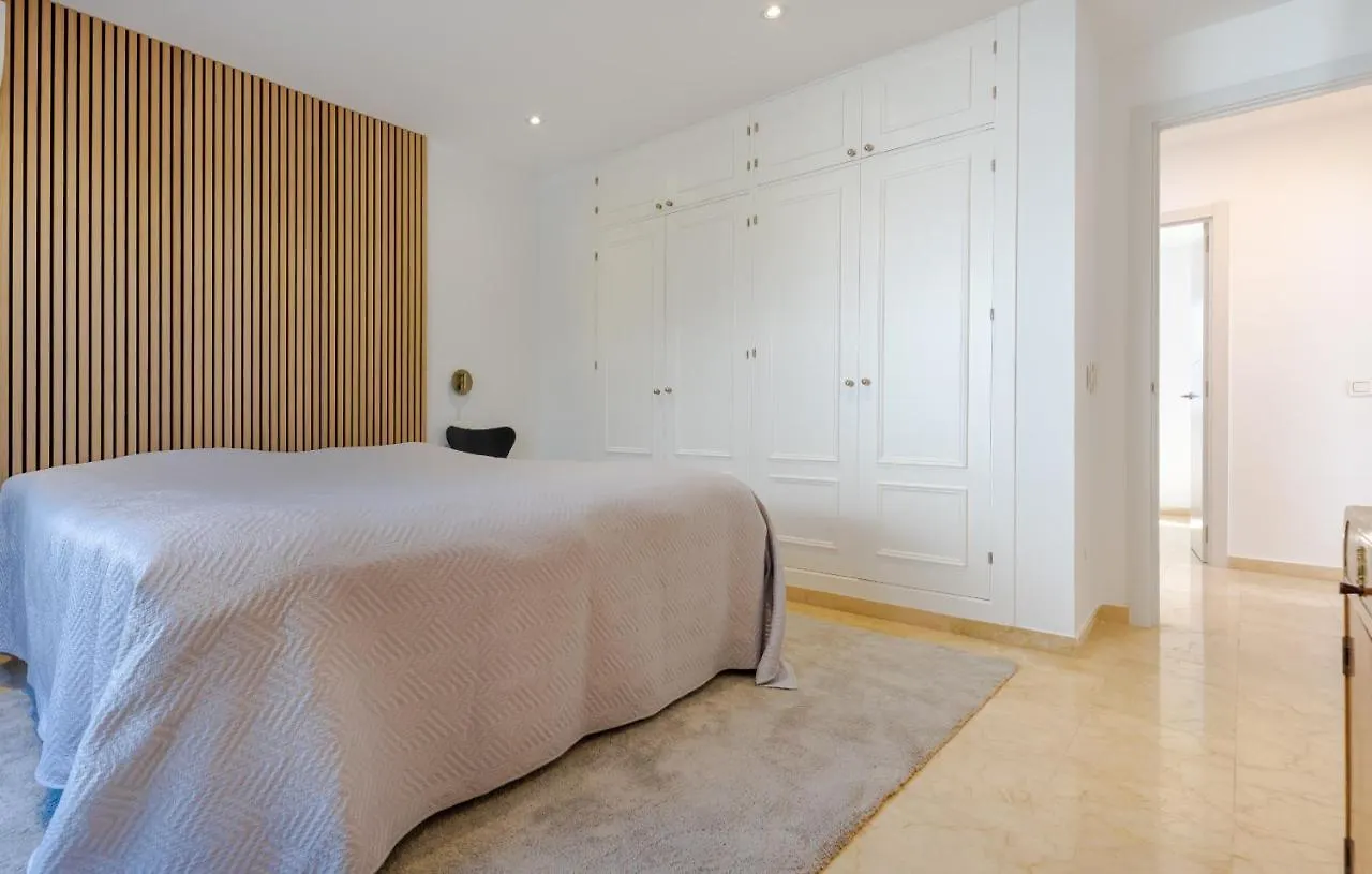 Dom wakacyjny Willa Fully Renovated Seaside Townhouse 200M From The San Pedro Beach With Gated Community Marbella